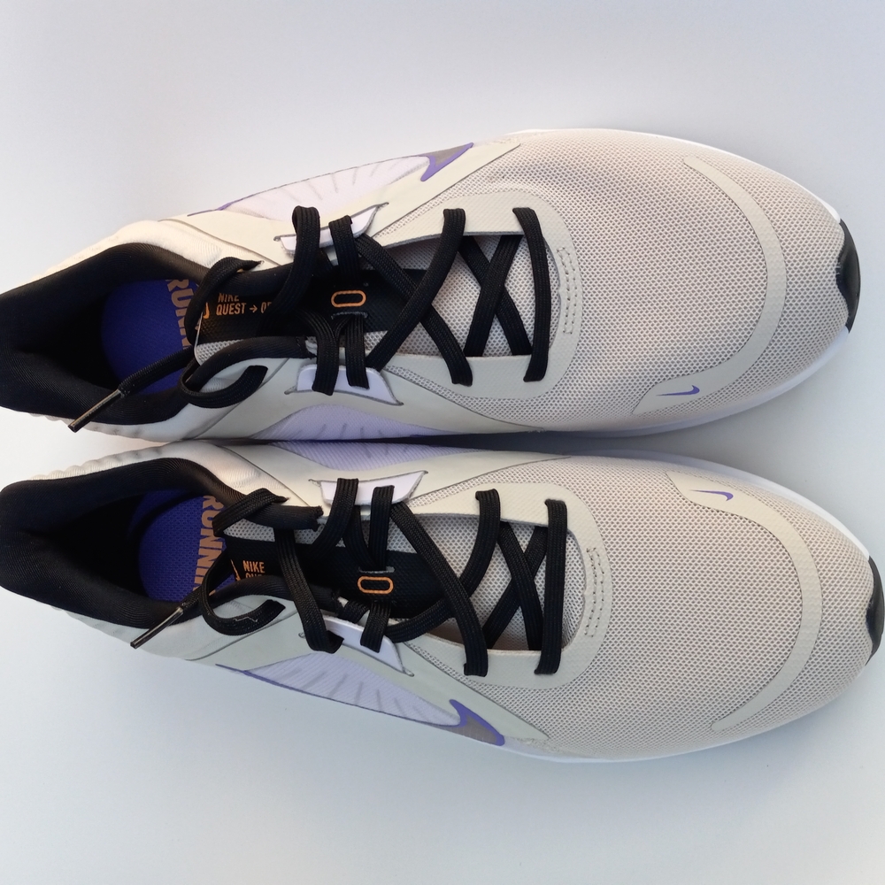 Nike Women's White and Black Sneakers